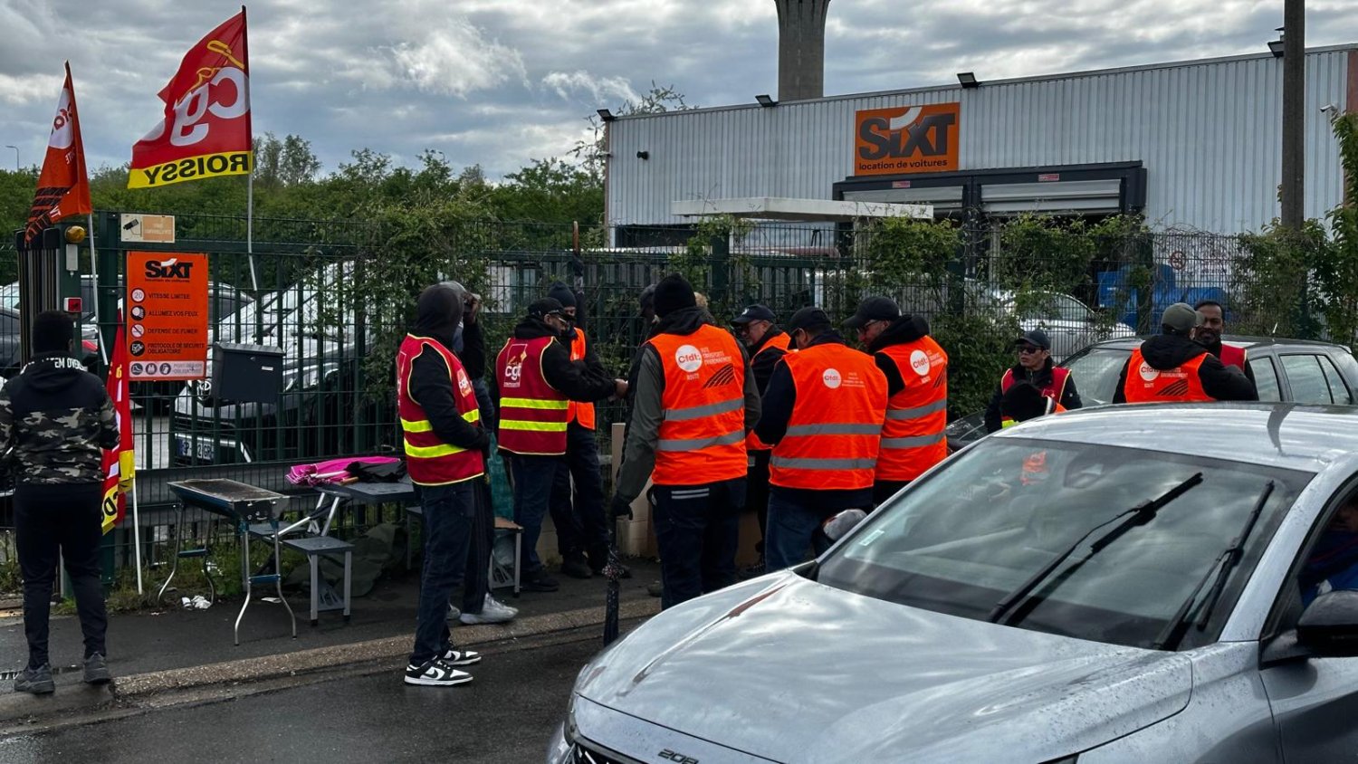 Roissy : face à la pression patronale, les salariés d'un sous-traitant de Sixt en grève reconductible