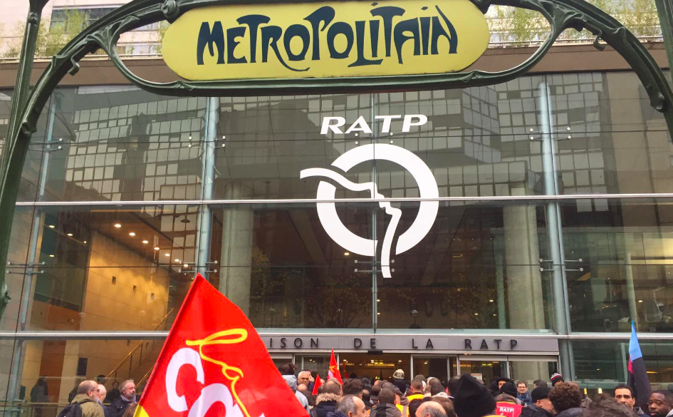 RATP : les grévistes de la maintenance envahissent le siège et durcissent la grève