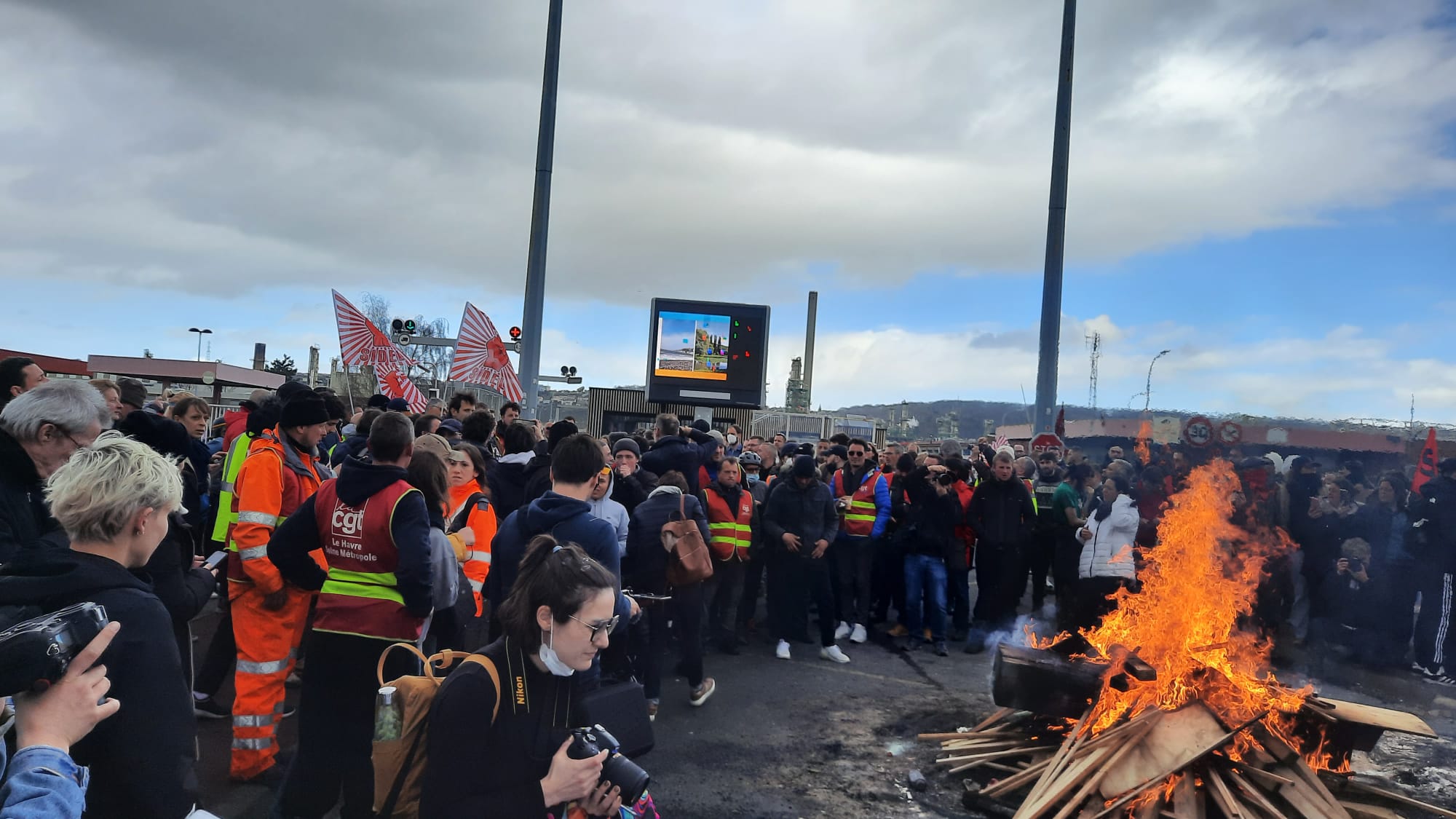 Réquisitions : Macron veut briser nos grèves reconductibles, le mouvement ouvrier doit réagir !