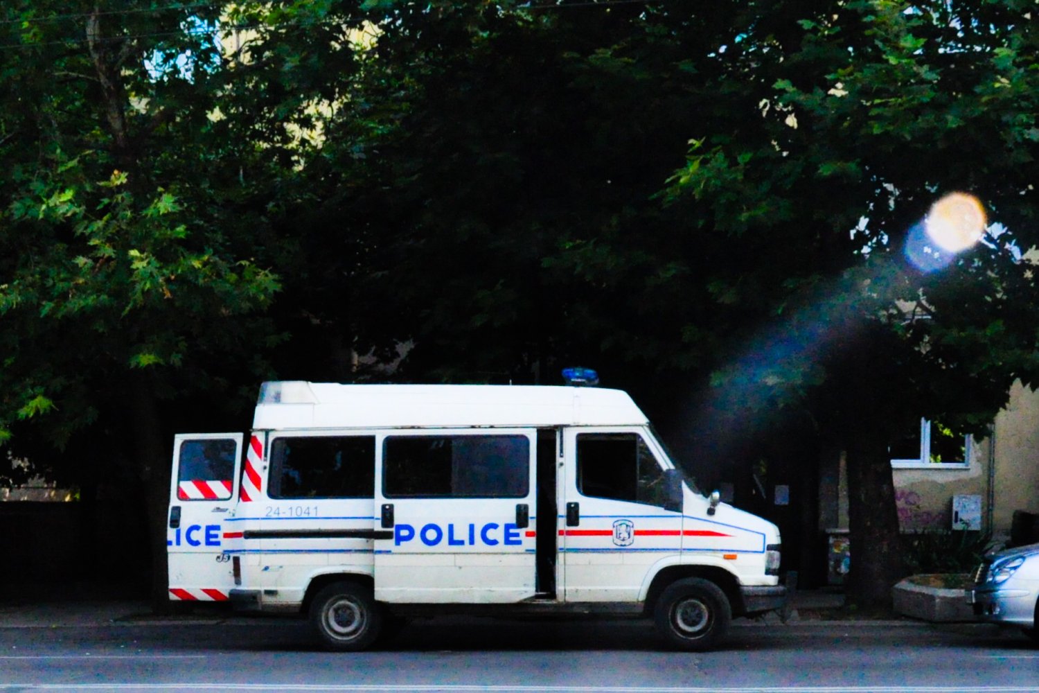 Nantes. La police nasse et embarque des manifestants lors d'un rassemblement antifasciste