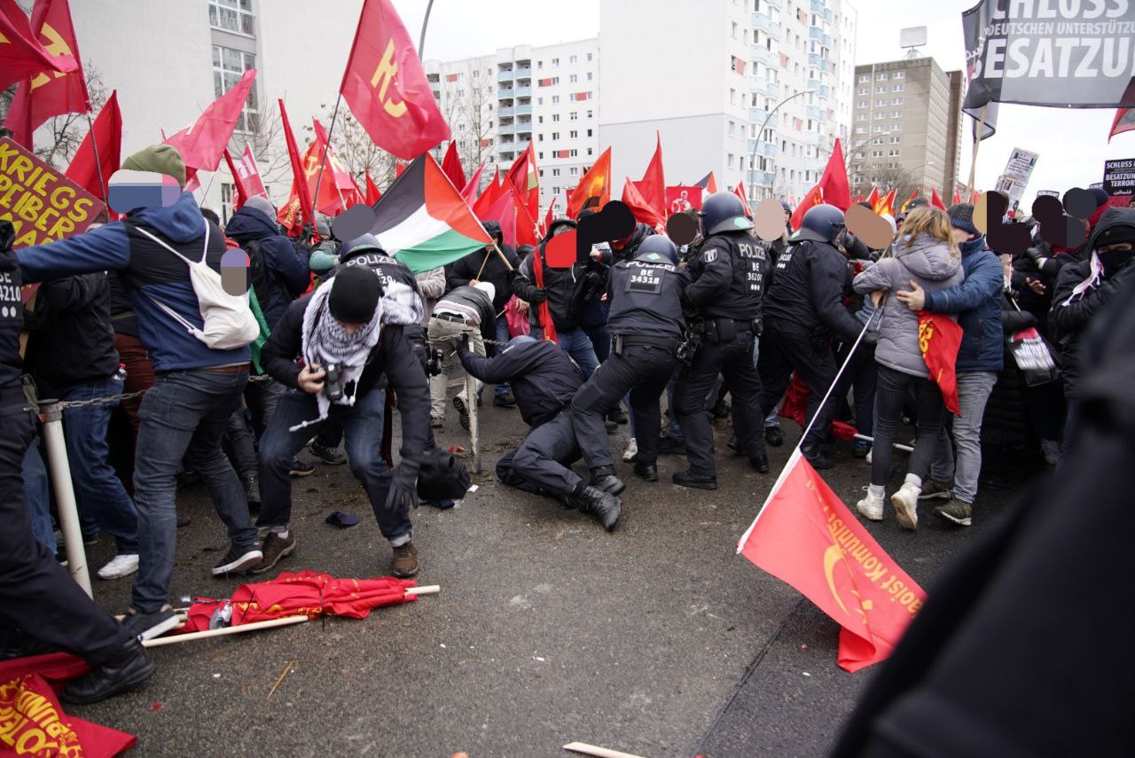 La police berlinoise attaque un cortège pro-Palestine et blesse gravement 10 personnes : solidarité !