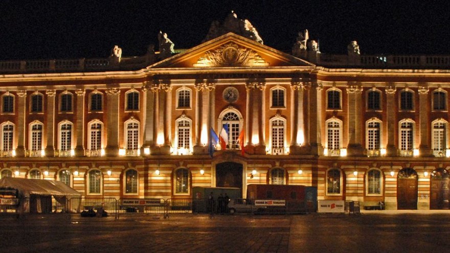 Révolution Permanente lance une enquête sur la restructuration des services publics de Toulouse !
