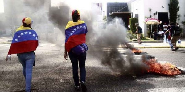 Venezuela. Maduro cible des manifestants, deux morts dans des affrontements