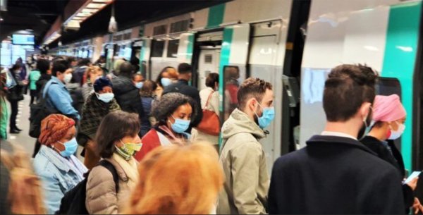 Scandale : Pécresse réduit les transports publics en IDF malgré les RER bondés et le prix du carburant