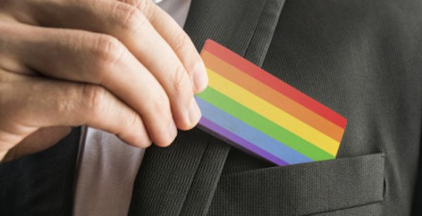 « 30% des personnes homosexuelles estiment que dire son homosexualité au sein de son entreprise représente un risque »