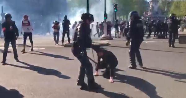 Répression. La police gaze et charge la manifestation contre l'extrême-droite à Paris
