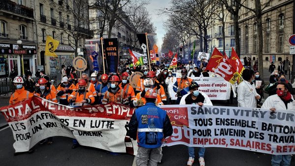 A Paris, les raffineurs de Grandpuits, les Sanofi et les grévistes de l'Infrapôle SNCF en tête de cortège