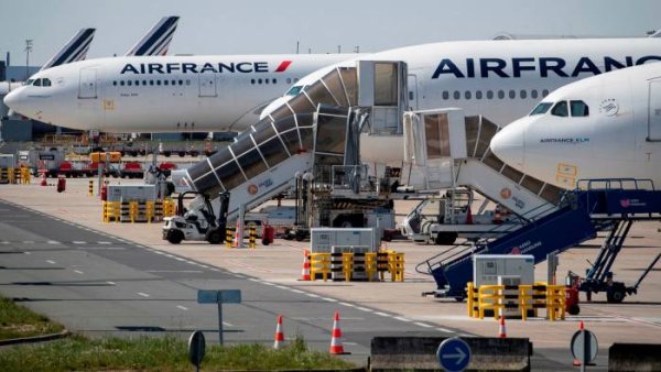 Nouveau cadeau de l'État pour Air France. Les salariés continueront de payer l'addition
