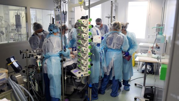 A Marseille, le manque de moyens et l'accès inégal au vaccin menacent les hôpitaux de saturation