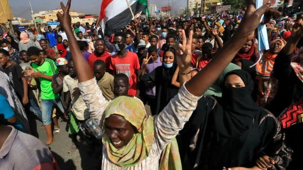 Les mobilisations massives continuent au Soudan contre le coup d'État militaire 