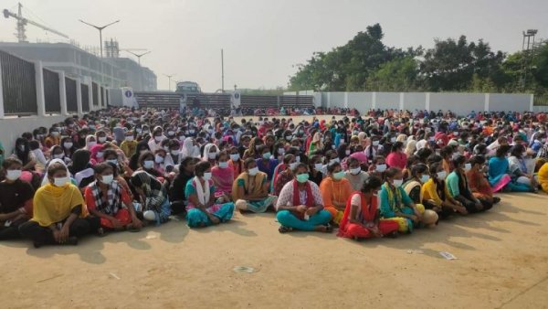 Inde. Conditions de travail inhumaines : des milliers d'ouvrières de Foxconn se mobilisent et bloquent une autoroute