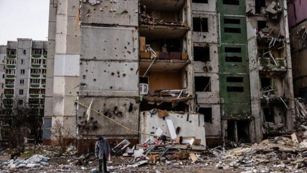 Bombardements à Marioupol : des centaines de morts et des milliers de personnes évacuées