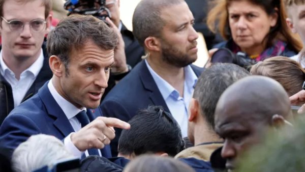 « Bouger » sur la réforme des retraites : Macron manœuvre pour ressusciter le front républicain