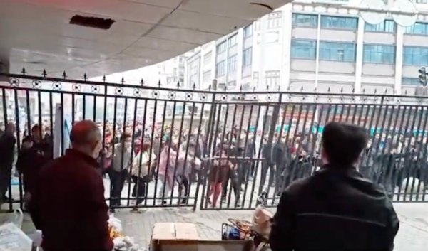 Révolte à Foxconn, mobilisations anti-Zéro Covid : les manifestants chinois défient le régime de Xi Jinping