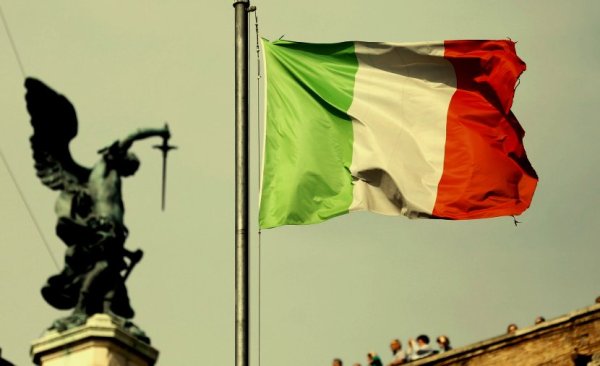 Italie. Après la tempête politique, les secousses financières