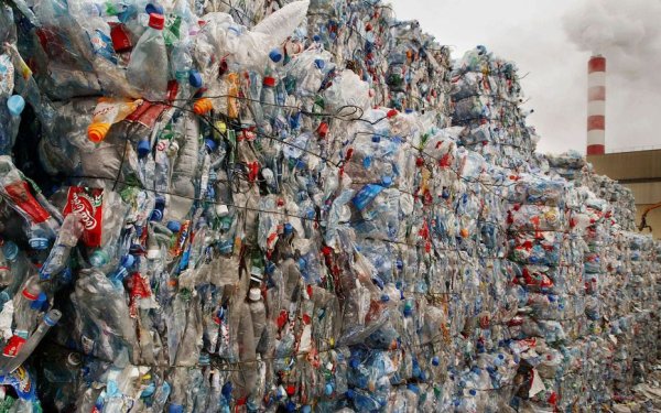 Seule une poignée de multinationales est responsable de la majorité de la pollution plastique