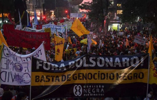 Brésil. Des dizaines de milliers de personnes dans la rue contre la politique criminelle de Bolsonaro