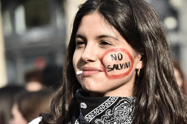 Italie. 100 000 étudiants manifestent contre Salvini