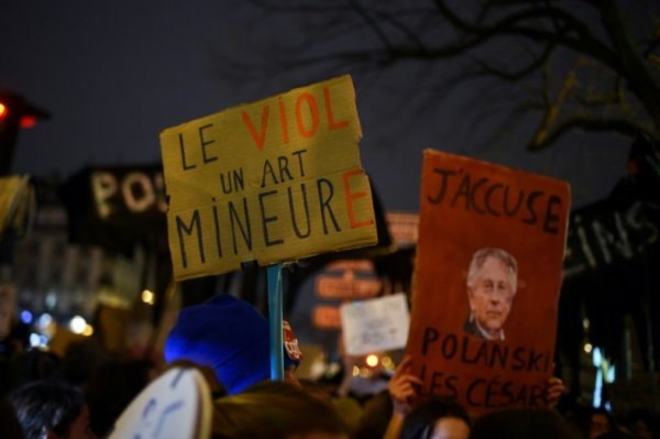 Polanski nominé aux Césars. Deux militantes féministes arrêtées, le rassemblement réprimé à Paris