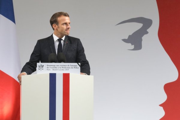 Appel à la délation contre « l'hydre islamiste » : Macron surenchérit sur le terrain de l'extrême-droite