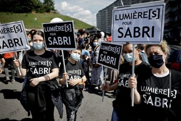 Lumière(s). Des milliers de personnes défilent à Argenteuil pour exiger justice pour Sabri