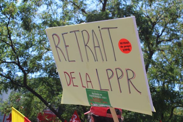 170 enseignants chercheurs en droit appellent à la grève contre la LPR