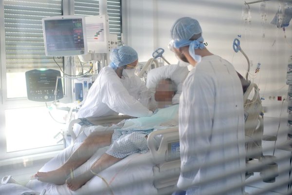 Soignants suspendus : l'hôpital de Mulhouse contraint de déprogrammer des opérations