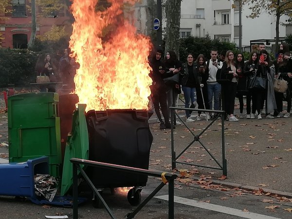 Toulouse : les lycéens de Raymond Naves rejoignent la mobilisation contre la réforme des retraites
