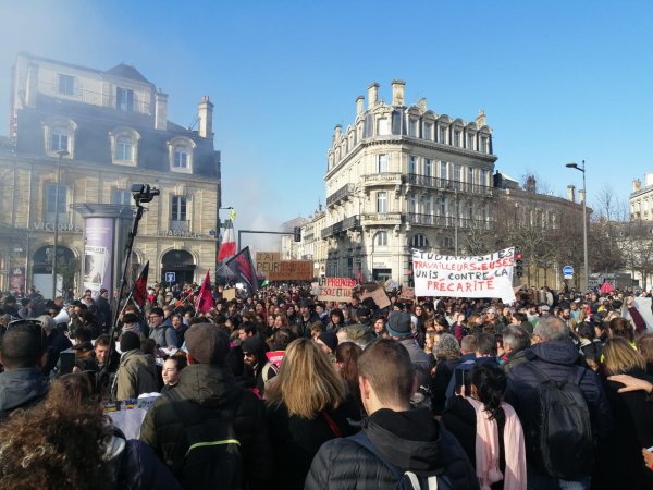 Bordeaux. Une marée humaine envahit le centre-ville en cette première journée de mobilisation.