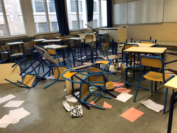 Lycée Ravel : les élèves renversent les tables et annulent les E3C !
