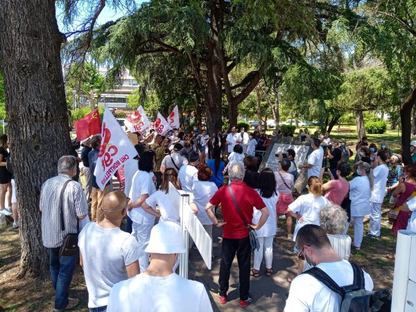 Rassemblement pour défendre l'hôpital public au CHU de Montpellier