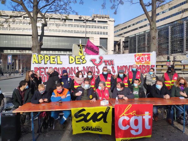 « On gagnera en étant unis » : les signataires de l'appel à la manifestation du 23 janvier réunis devant Bercy