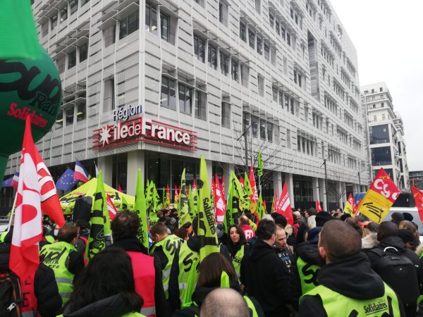 SNCF. Contre la privatisation et les suppressions de postes, les cheminots manifestent devant IDFM