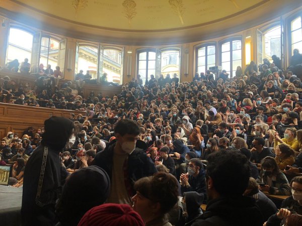 Plus de 500 étudiants en Assemblée Générale à la Sorbonne pour affirmer « ni Macron, ni Le Pen » !