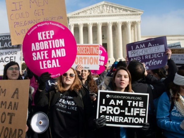 Etats-Unis. Après la décision de la Cour Suprême, le Missouri interdit le droit à l'avortement 