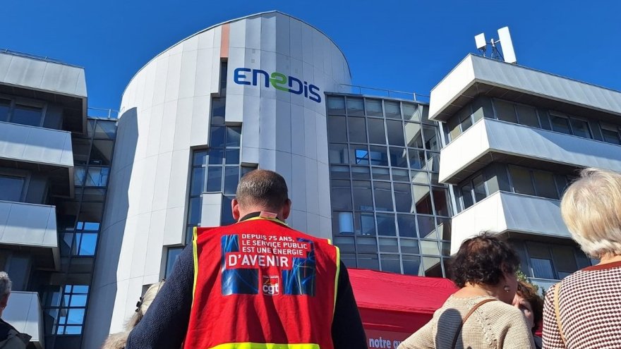 Enedis n'est pas « au-dessus des lois » : rassemblement contre la répression syndicale en Gironde 