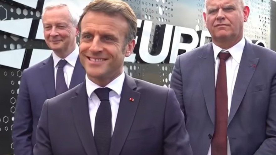 « Economie de guerre » : à Bergerac, Macron inaugure une usine militaire pour faire parler la poudre